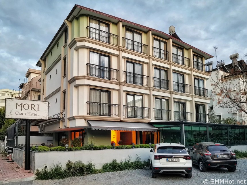 Mori Club Hotel, Анталья: Уютный отель в километре от водопада