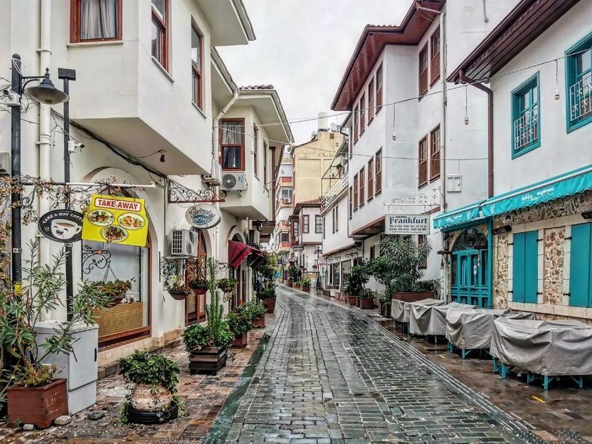 Frankfurt Hotel, Antalya, Turquie : un hôtel romantique aux chambres spartiates
